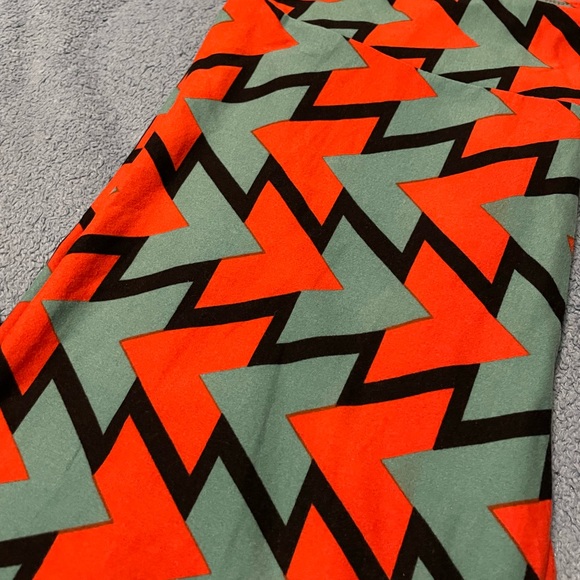 Lularoe tc leggings - Picture 2 of 3